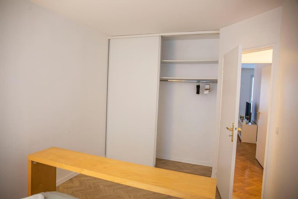 Grand 2 Pieces Balcon Parking Porte Paris Обервилье Экстерьер фото